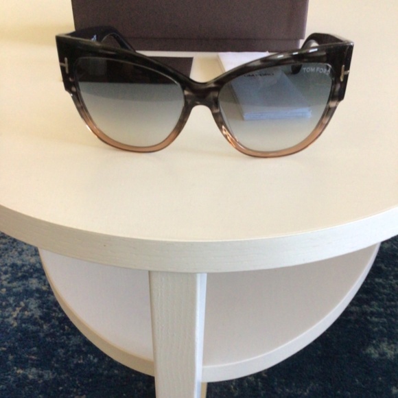Tom Ford Cat Eye Sunglasses main image 4